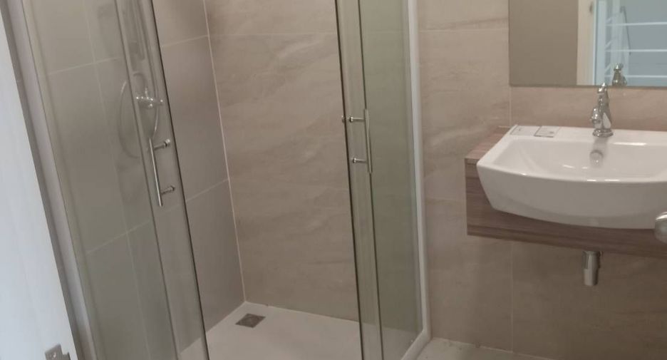Reihenhaus zur Miete mit 3 Zimmer in Saphan Sung, Bangkok