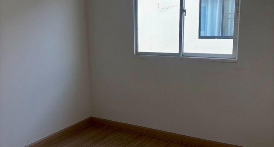 Reihenhaus zur Miete mit 3 Zimmer in Saphan Sung, Bangkok