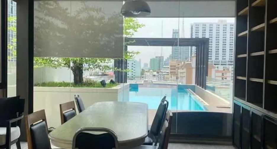 For rent 2 bedrooms condo in Ratchathewi, Bangkok