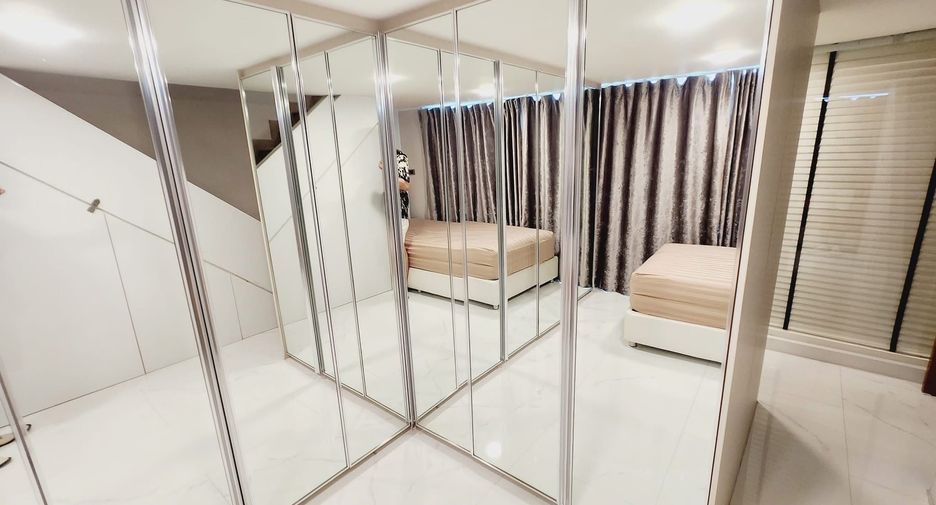 Продажа и аренда 4 спальни кондо в Щаттхана, Бангкок
