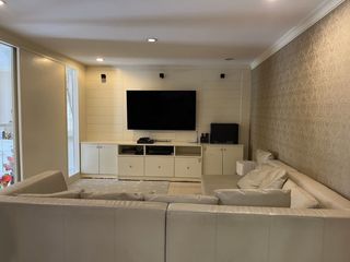 For sale 4 ベッドルーム house in Phra Khanong, Bangkok