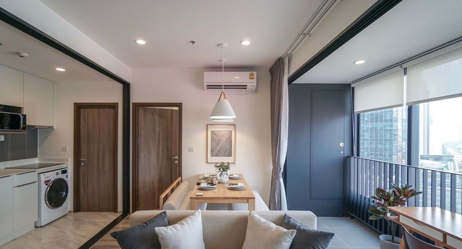 For rent 2 bedrooms condo in Watthana, Bangkok