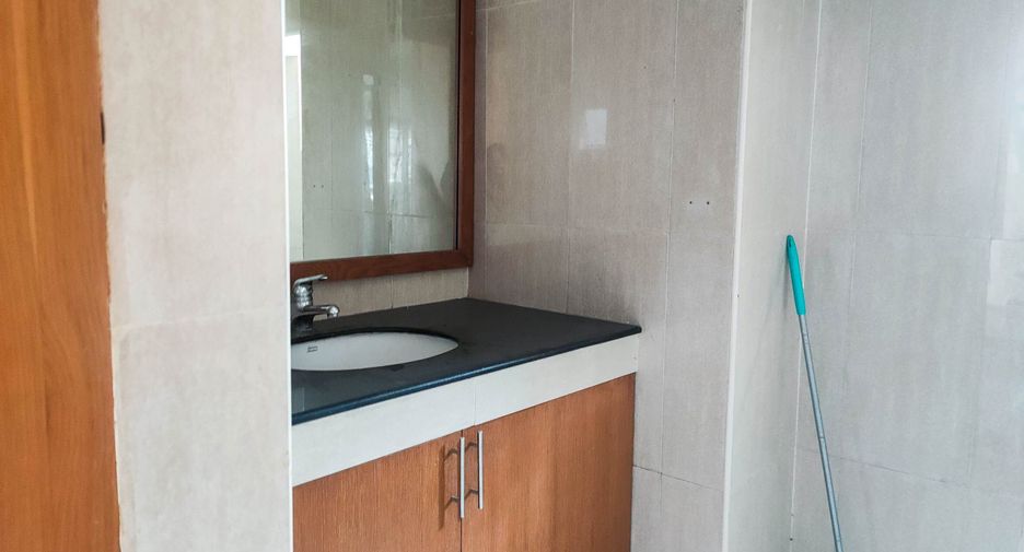 Wohnung zum Kauf mit 3 Zimmer in Khlong Toei, Bangkok