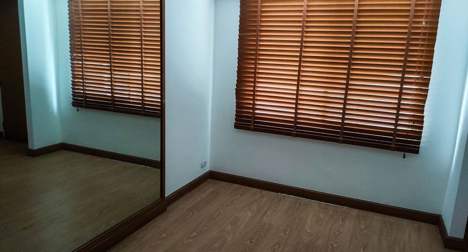 Wohnung zum Kauf mit 3 Zimmer in Khlong Toei, Bangkok