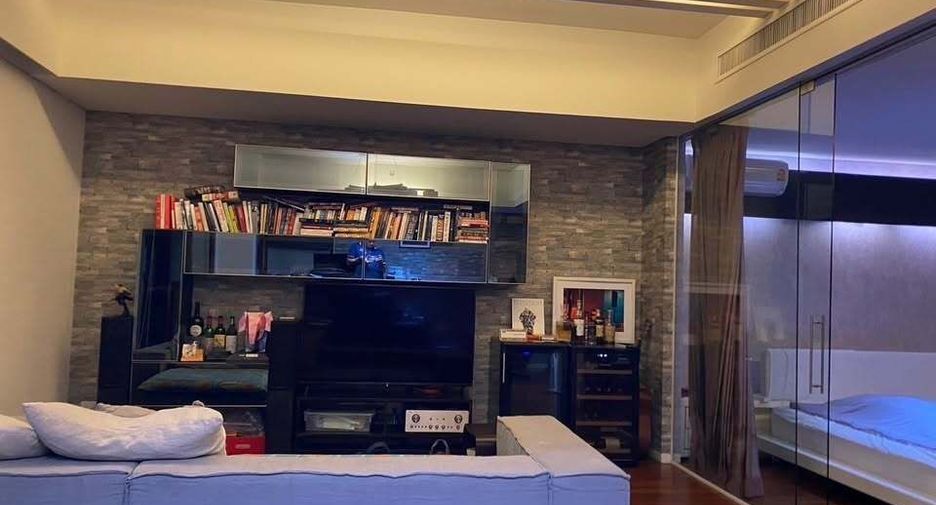 For rent 1 bed condo in Pathum Wan, Bangkok