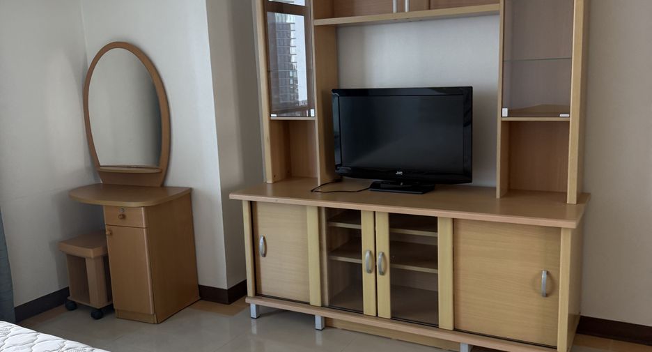 For rent 1 bed condo in Sathon, Bangkok