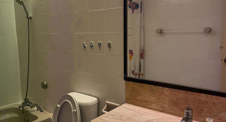 For rent 1 bed condo in Sathon, Bangkok
