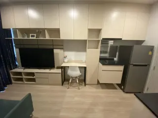 À louer 1 chambre condo à Huai Khwang, Bangkok