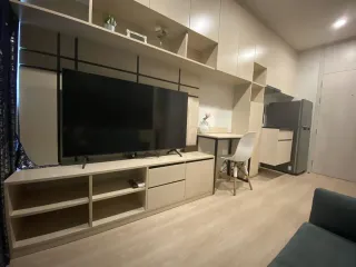 À louer 1 chambre condo à Huai Khwang, Bangkok