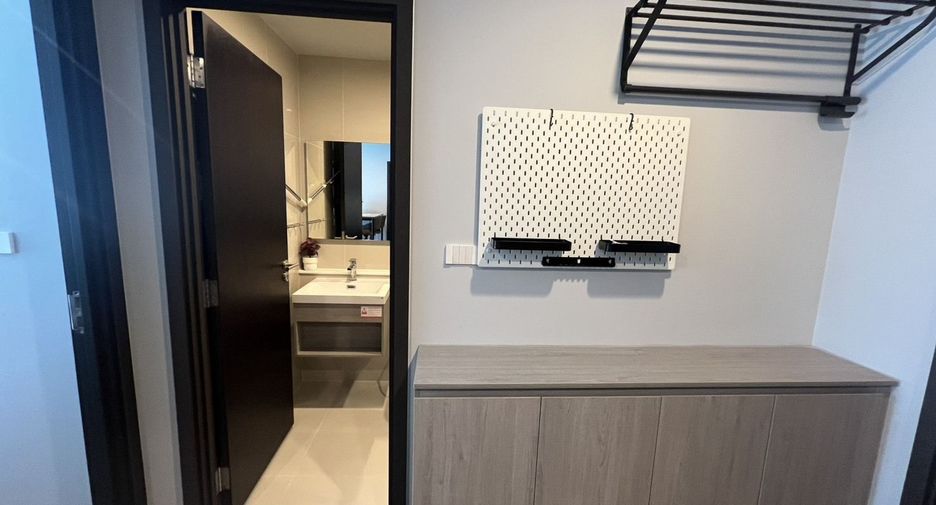 For rent 2 bedrooms condo in Phaya Thai, Bangkok