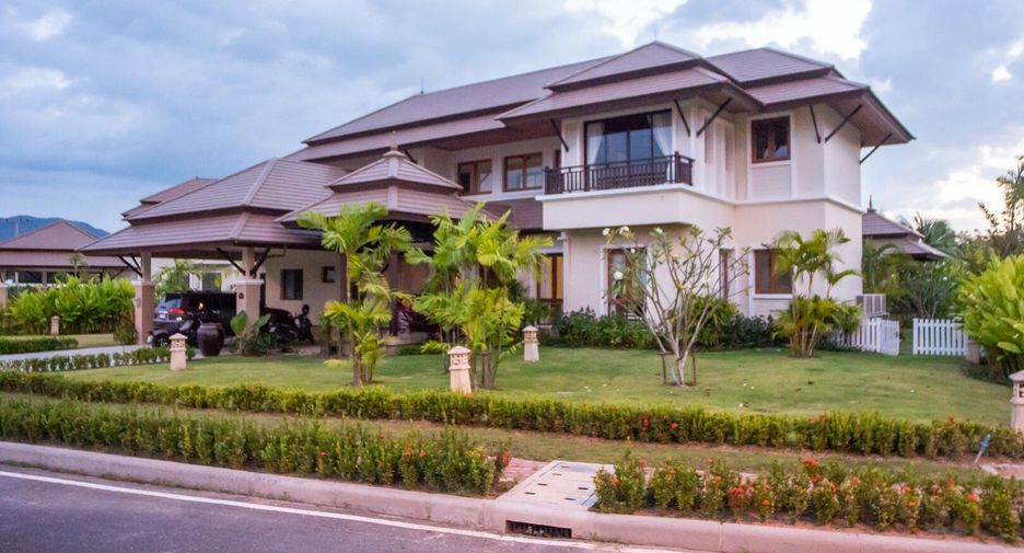 For rent 4 ベッドルーム villa in Thalang, Phuket