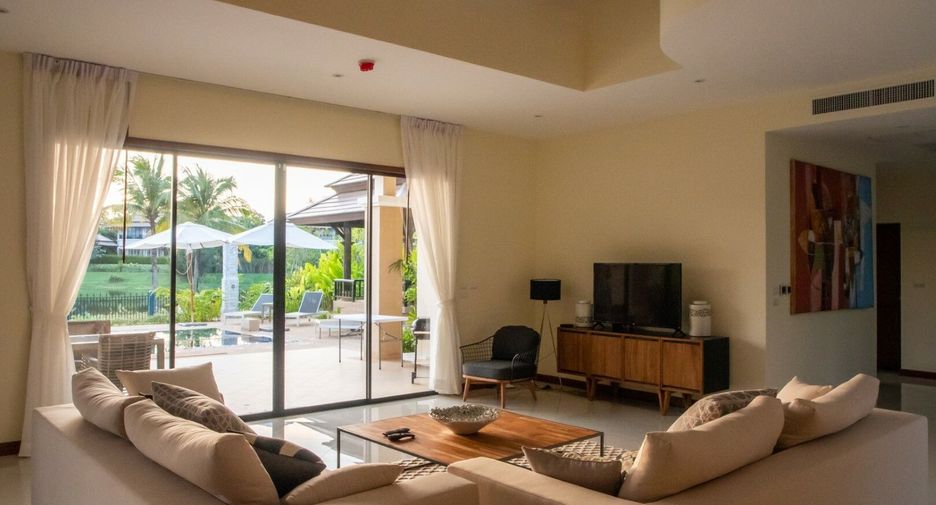 For rent 4 ベッドルーム villa in Thalang, Phuket