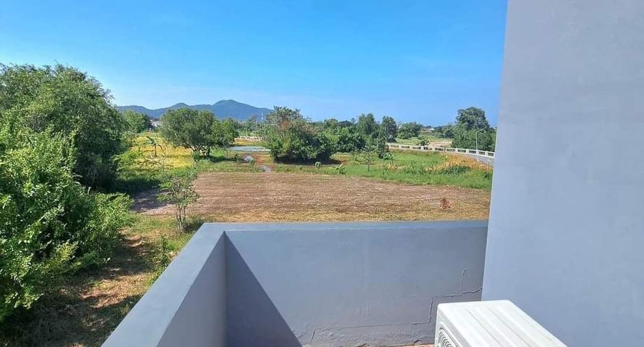Villa zum Kauf mit 4 Zimmer in Sattahip, Chonburi