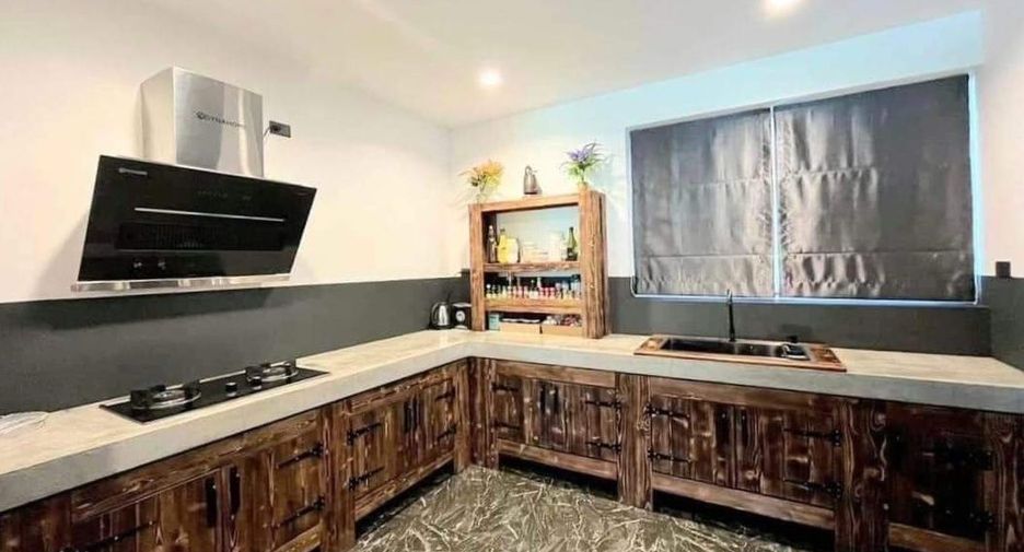 Villa zum Kauf mit 4 Zimmer in Sattahip, Chonburi
