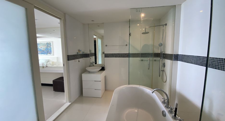 For rent 3 bedrooms villa in Kathu, Phuket