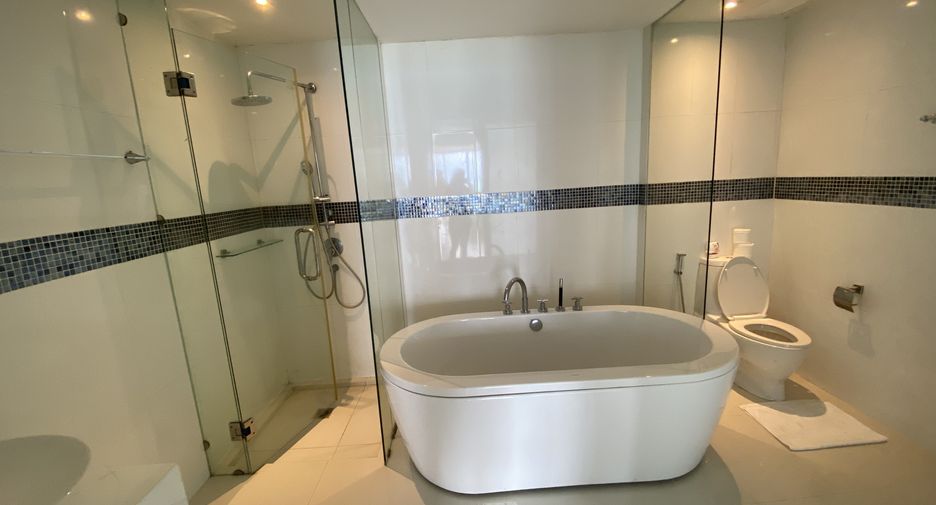For rent 3 bedrooms villa in Kathu, Phuket
