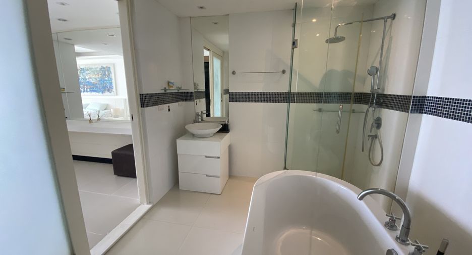 For rent 3 bedrooms villa in Kathu, Phuket