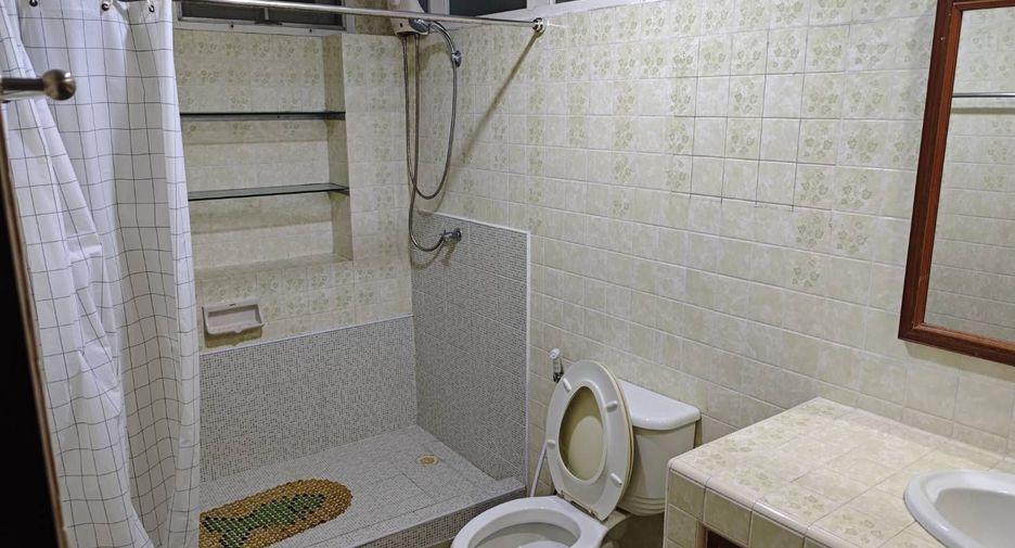 For rent 2 bedrooms apartment in Khlong Toei, Bangkok