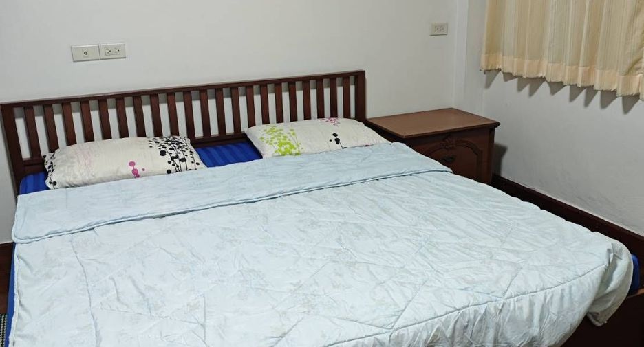 For rent 2 bedrooms apartment in Khlong Toei, Bangkok