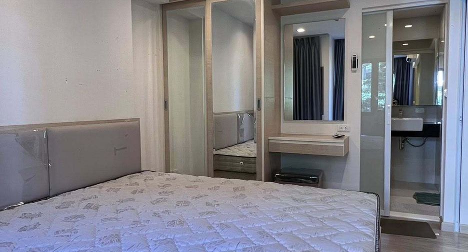 For sale 1 bed condo in Si Racha, Chonburi