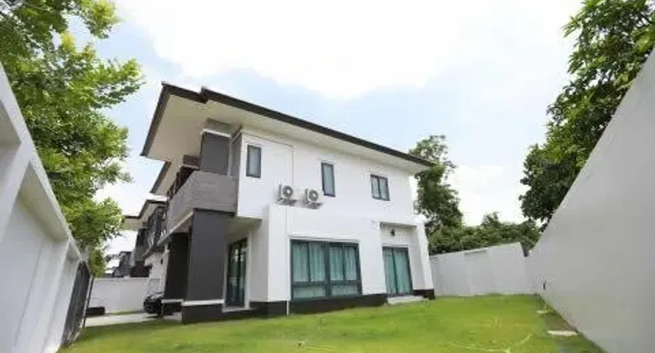 À louer 3 chambres maison à Bang Lamung, Chonburi