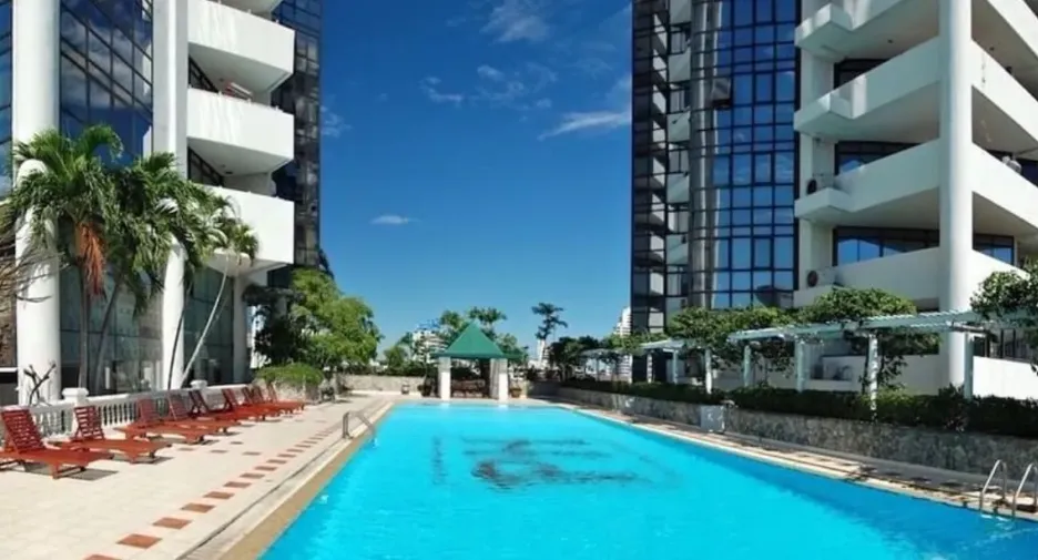For rent retail Space in Watthana, Bangkok