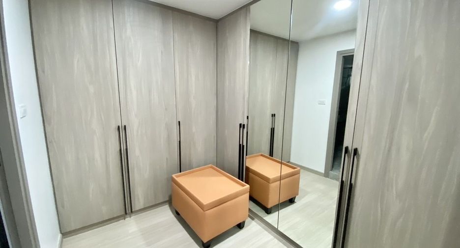 For rent 3 bedrooms condo in Khlong Toei, Bangkok