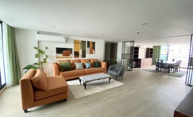 Condo en alquiler de 3 habitaciones en Khlong Toei, Bangkok