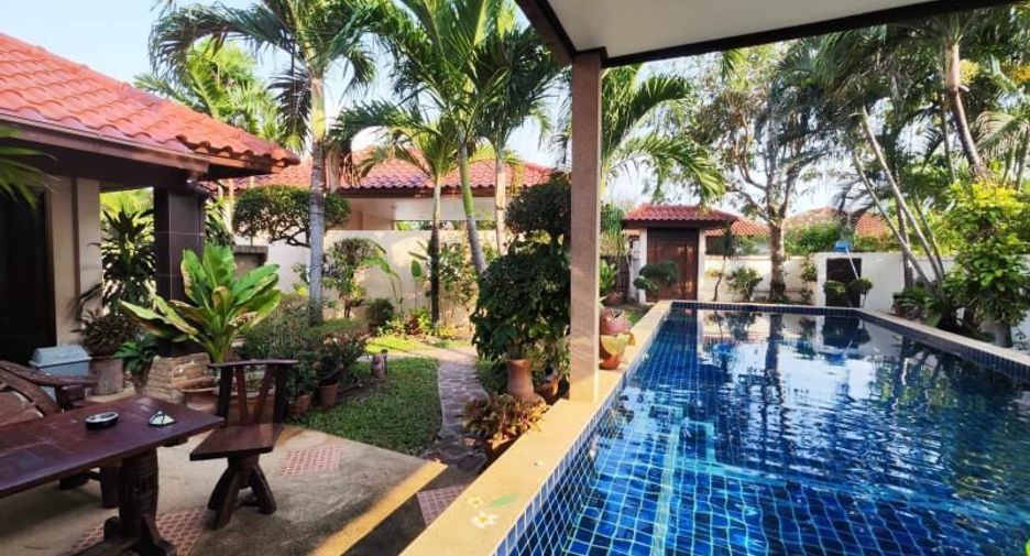 For sale 4 ベッドルーム villa in Sattahip, Chonburi