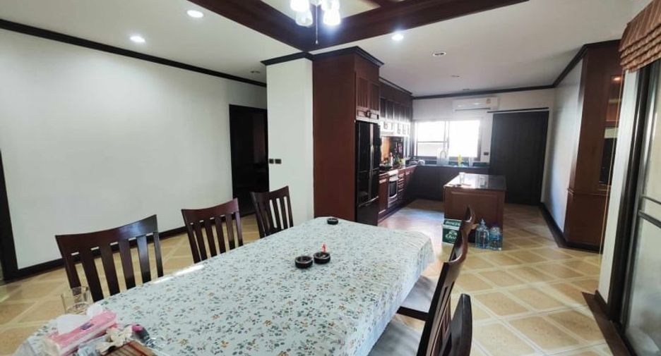 For sale 4 ベッドルーム villa in Sattahip, Chonburi