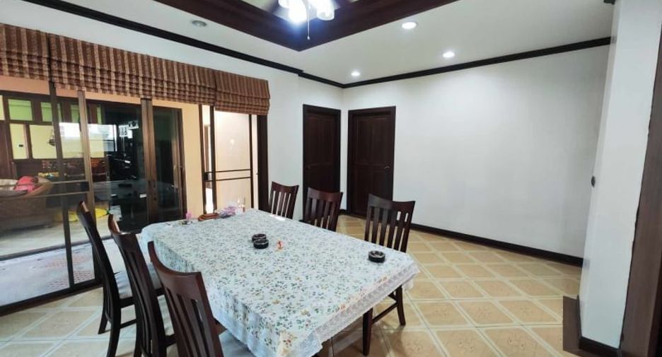 For sale 4 ベッドルーム villa in Huay Yai, Pattaya