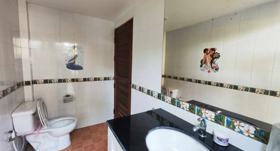 For sale 4 ベッドルーム villa in Sattahip, Chonburi