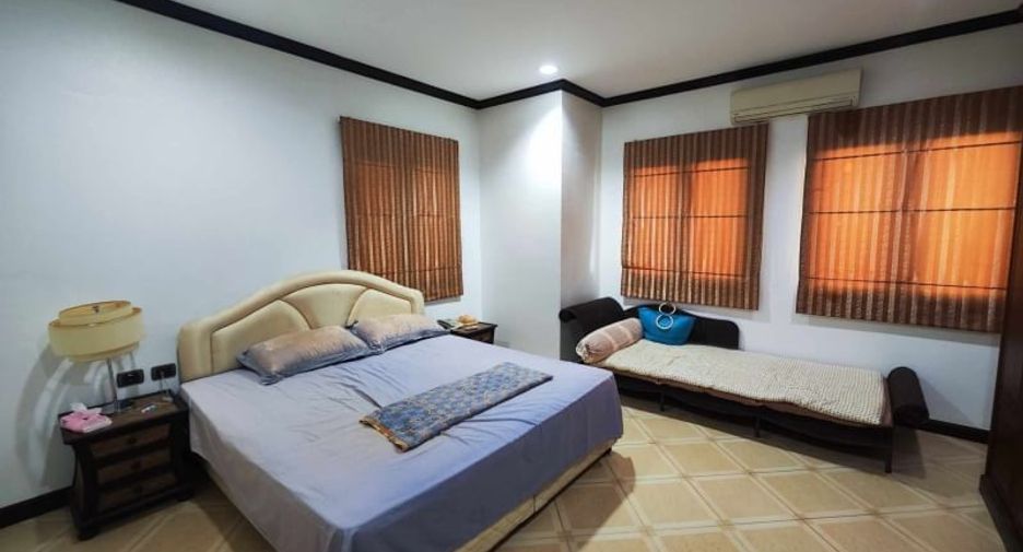 For sale 4 ベッドルーム villa in Sattahip, Chonburi