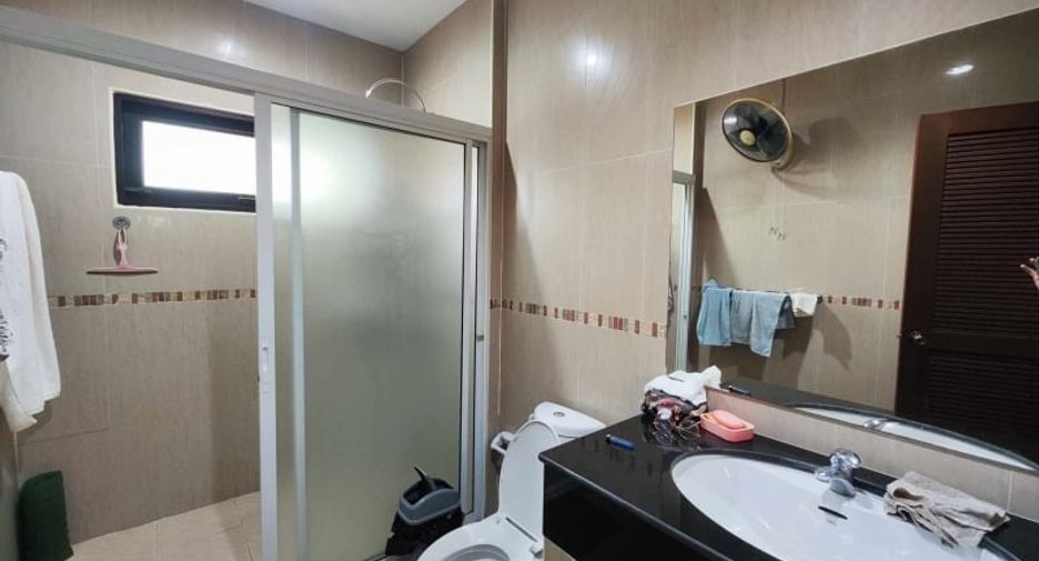 For sale 4 ベッドルーム villa in Sattahip, Chonburi