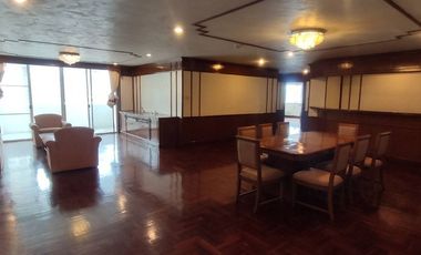 For rent 3 bedrooms condo in Watthana, Bangkok