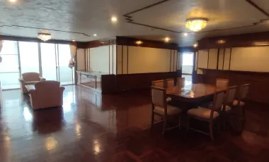 For rent 3 bedrooms condo in Watthana, Bangkok