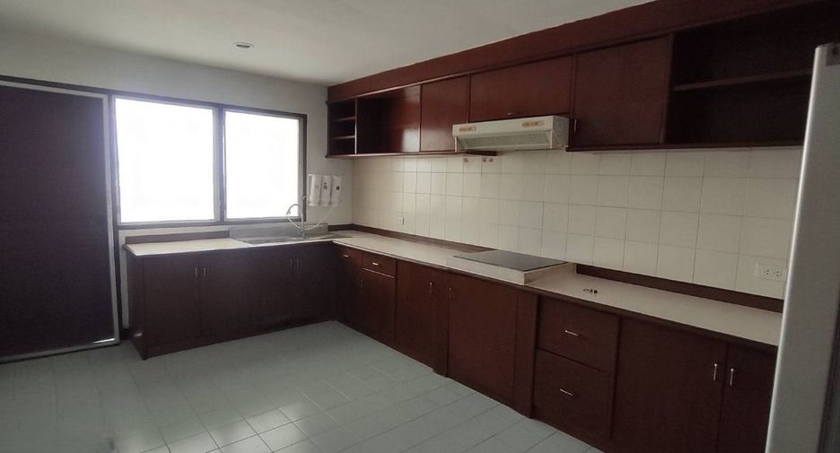 Wohnung zur Miete mit 3 Zimmer in Watthana, Bangkok