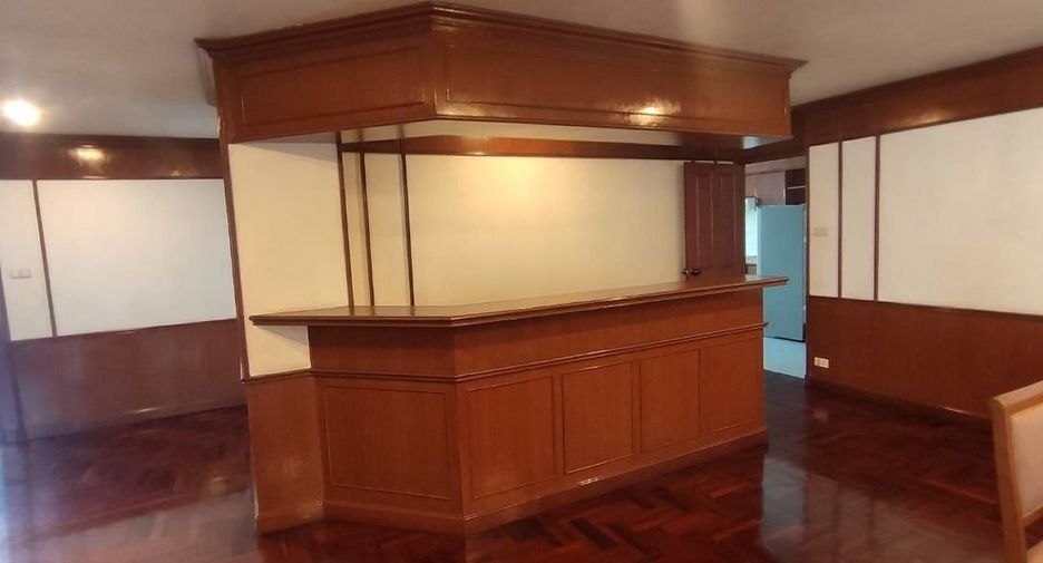 Wohnung zur Miete mit 3 Zimmer in Watthana, Bangkok