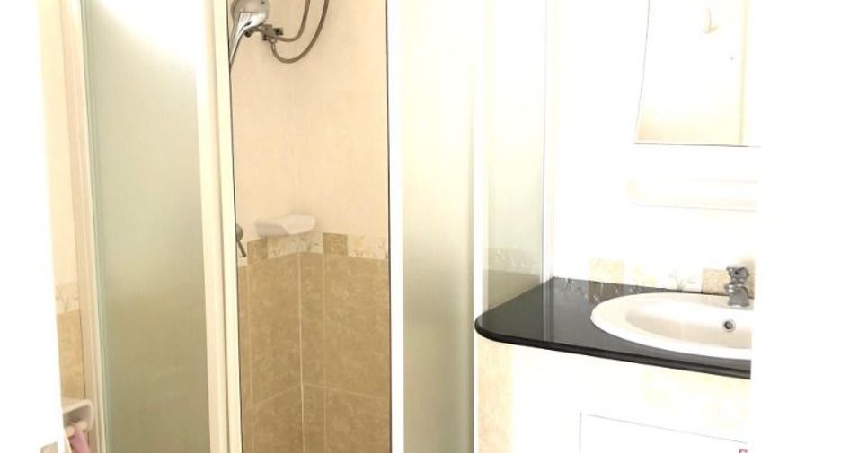 Haus zur Miete mit 5 Zimmer in Bang Lamung, Chonburi