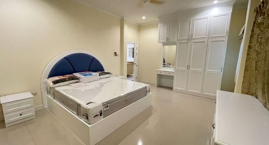 Haus zur Miete mit 5 Zimmer in Bang Lamung, Chonburi