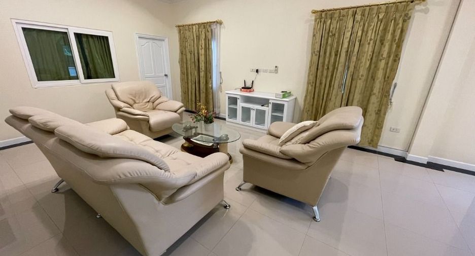 Haus zur Miete mit 5 Zimmer in Bang Lamung, Chonburi