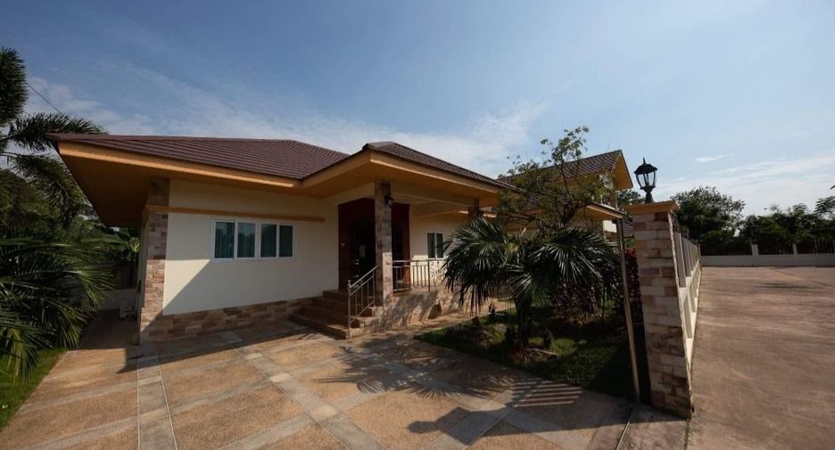 Haus zur Miete mit 5 Zimmer in Bang Lamung, Chonburi
