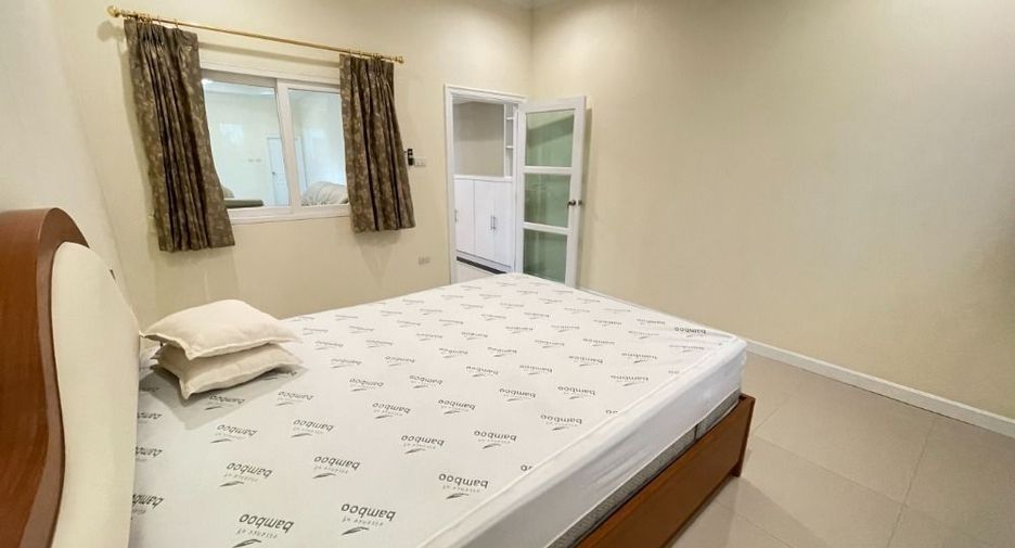Haus zur Miete mit 5 Zimmer in Bang Lamung, Chonburi