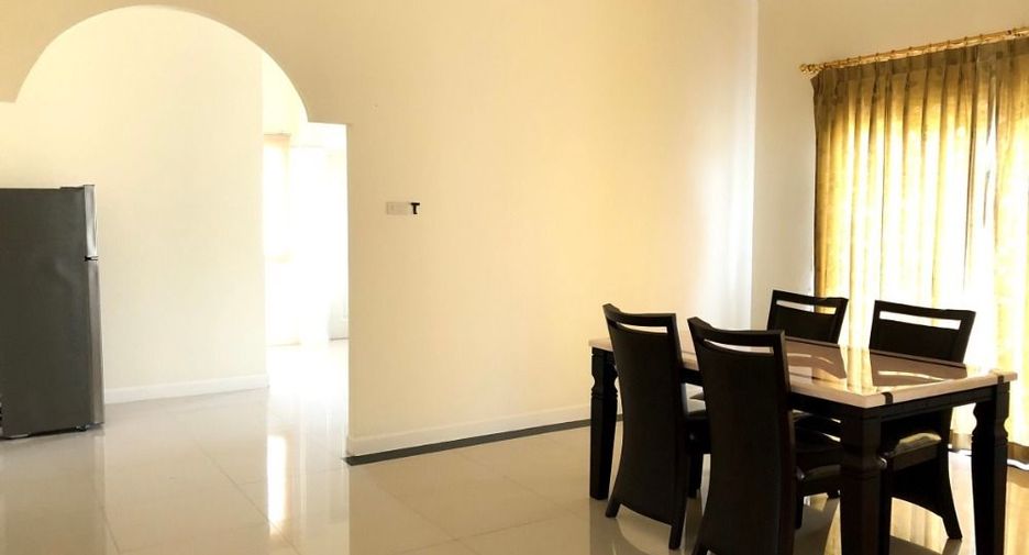 Haus zur Miete mit 5 Zimmer in Bang Lamung, Chonburi