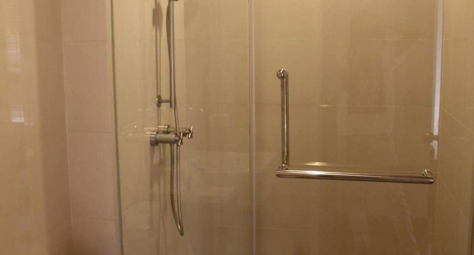 For rent 2 bedrooms condo in Khlong San, Bangkok