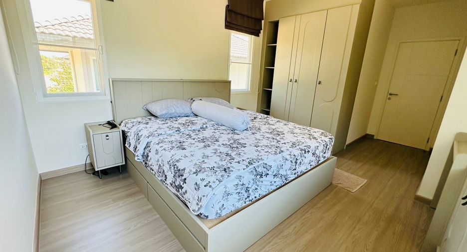 For rent 4 bedrooms house in Mueang Phuket, Phuket