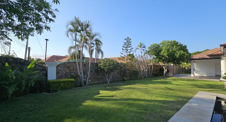 Villa en venta y en alquiler de 5 habitaciones en Bang Lamung, Chonburi