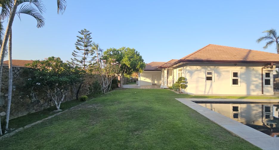 Villa en venta y en alquiler de 5 habitaciones en Bang Lamung, Chonburi