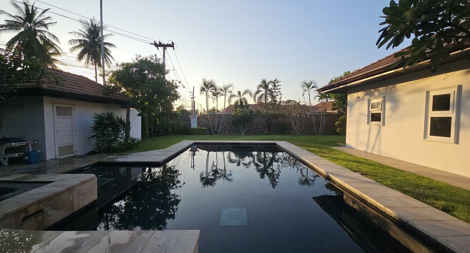 Villa en venta y en alquiler de 5 habitaciones en Bang Lamung, Chonburi