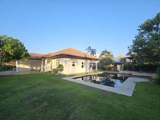 Villa zum Kauf und zur Miete mit 5 Zimmer in Bang Lamung, Chonburi